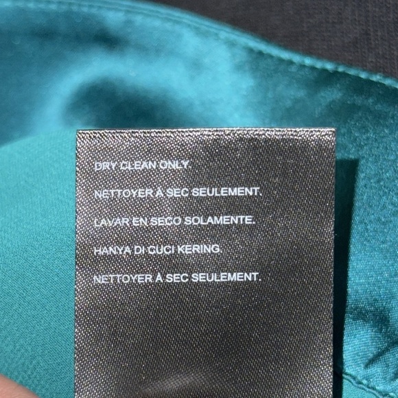 Bebe 100% Silk Long Sleeve Cropped Blouse - Picture 11 of 12